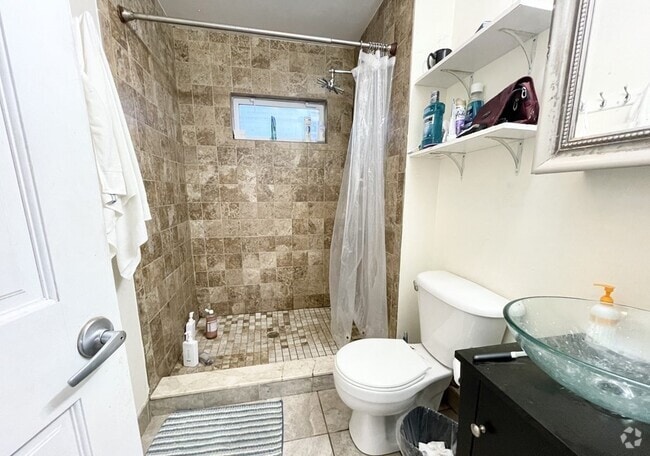 Building Photo - 12 Sachem St Unit 2 Rental