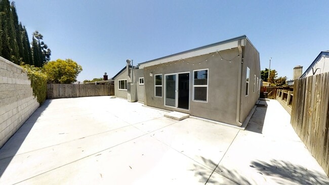 5371-5371 Hewlett Dr