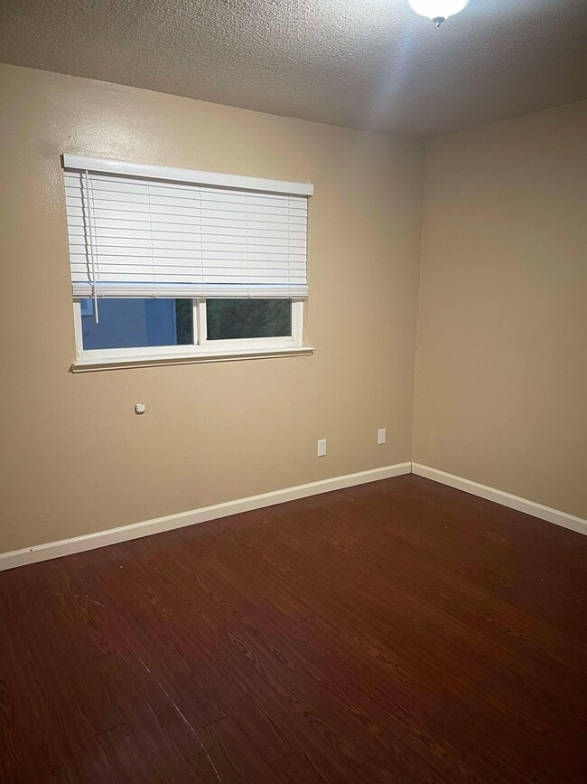 Photo - 1364 Hobart Dr Apartments Unit #A