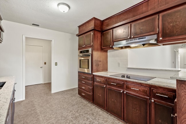 Photo - 10918 E 29th St