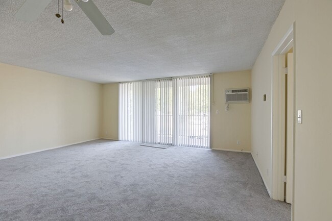 Photo - 8421 Lindley Ave Unit 8