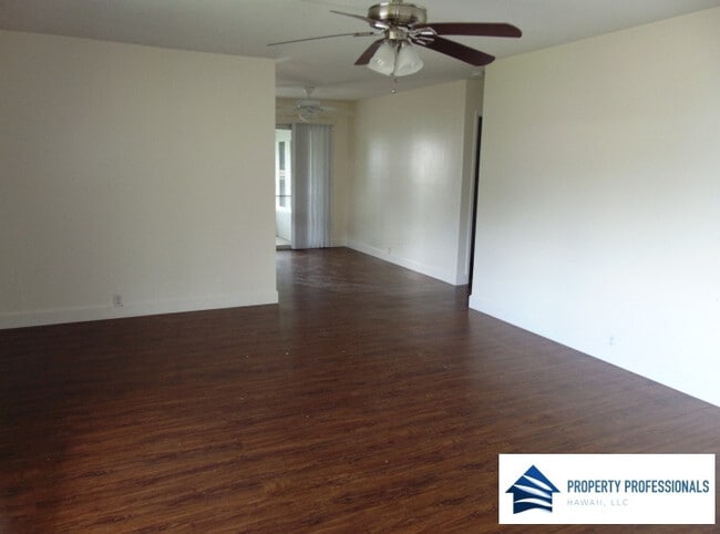 Photo - **PENDING LEASE**