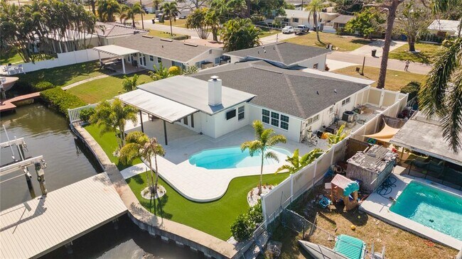 Photo - 4543 Carson St NE