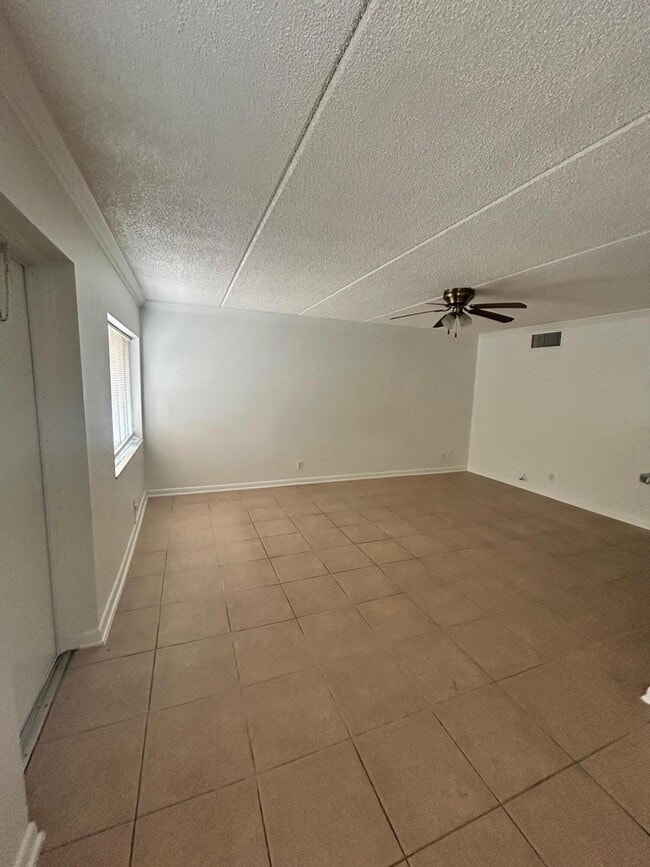 Photo - 555 Purdy Ln Unit 205