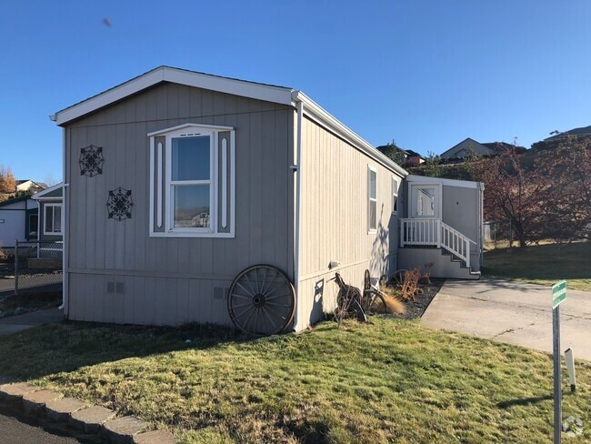 Building Photo - 255 NW Golden Hills Dr Unit #34 Rental