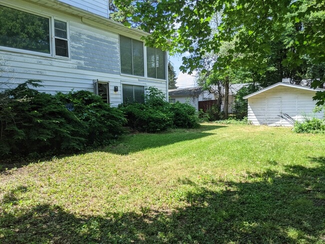 436 Russell Rd