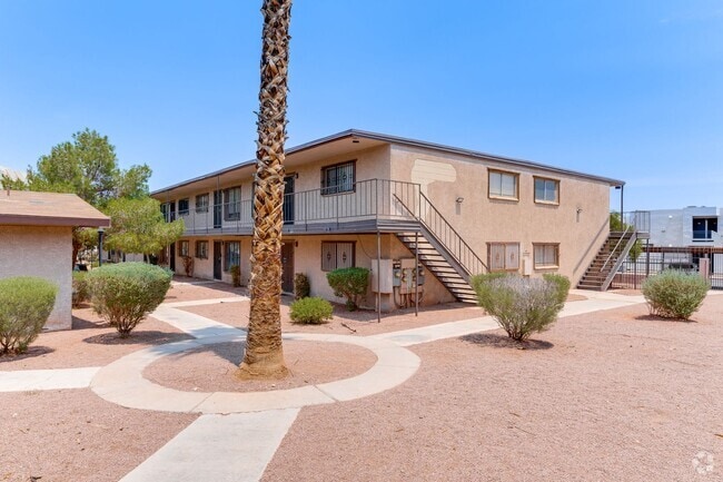 Building Photo - Charming Upstairs Unit with Prime Location... Rental