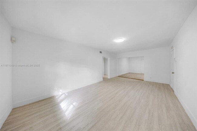 Building Photo - 1125 9th St Unit 1