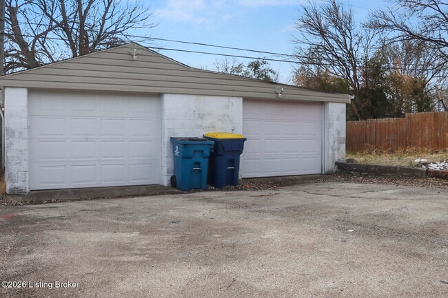 Photo - 284 Granvil Dr