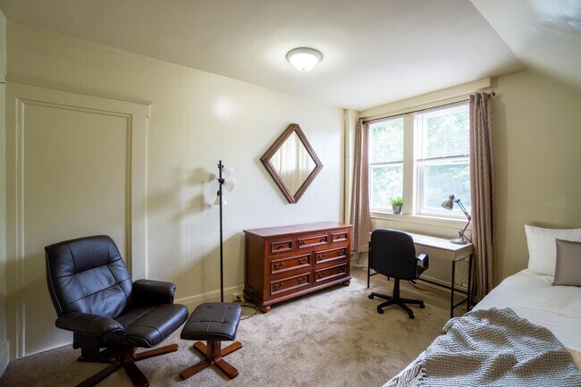 Building Photo - 113 Comstock Pl Unit Comstock 113.910