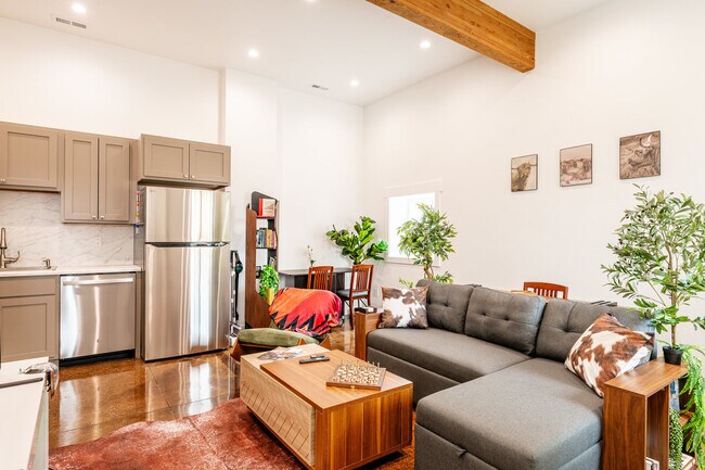 Photo - 519 N Gould St