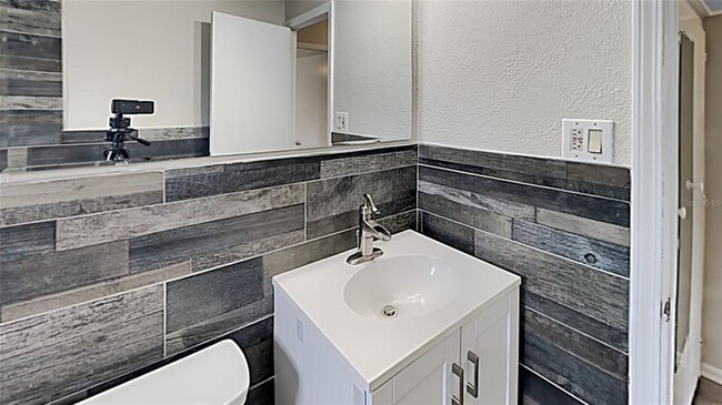 Photo - 120 S Hull Ave