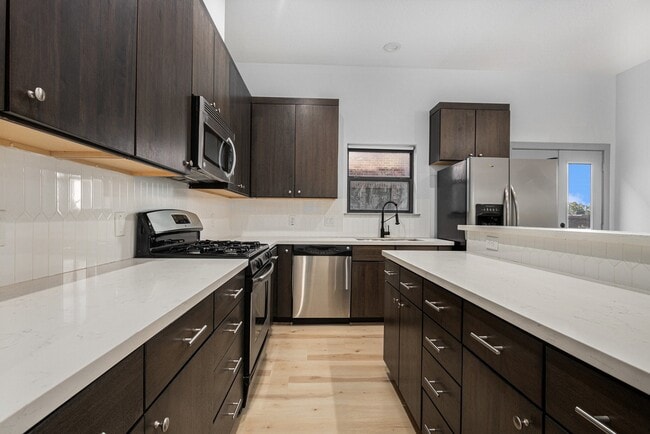 Photo - 2422 Navigation Blvd Unidad G