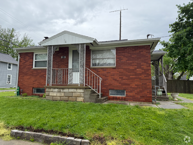 Building Photo - 913 Fox St Rental