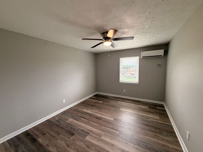 Photo - 2082 Fairmont Ct Unit 5