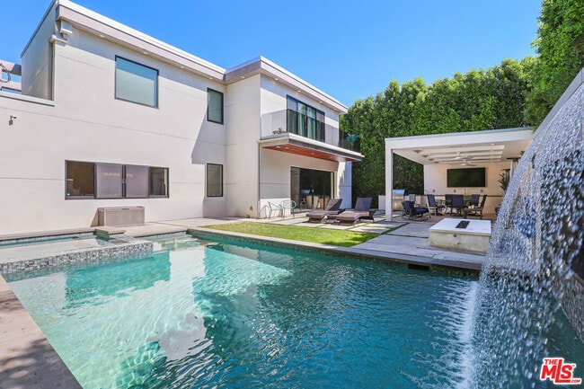 Building Photo - 13812 Cumpston St