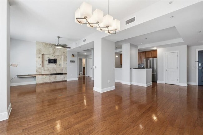 Photo - 1227 E Madison St Unidad 902