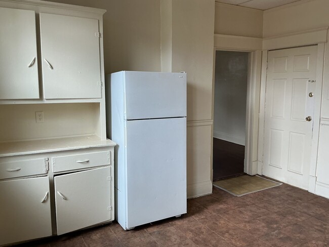 Building Photo - 769-771 W Windlake Ave. Unit 771 (Lower Front) Rental