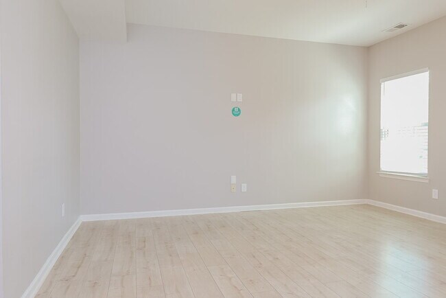 2212 Ambergate Dr