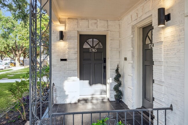Photo - 1745 Lexington St