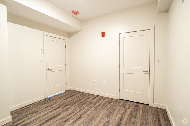 2BR, 1BA - 1,000SF - Bedroom - 42-44 Bridge St