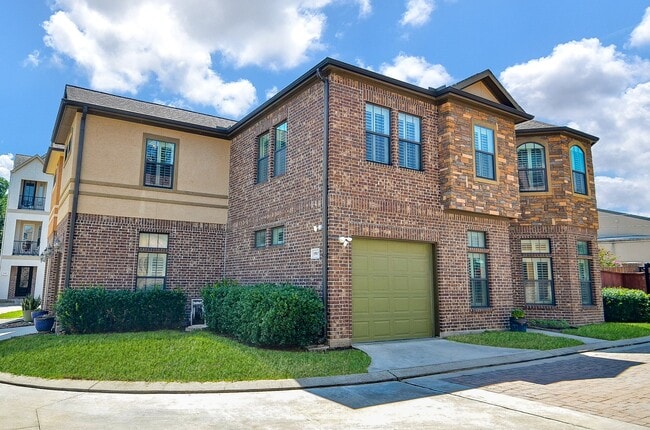 Photo - 1915 Upland Sky