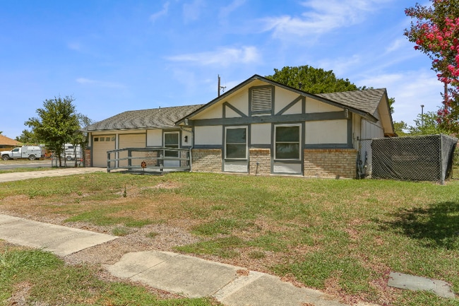 Photo - 5622 Frst Lk St