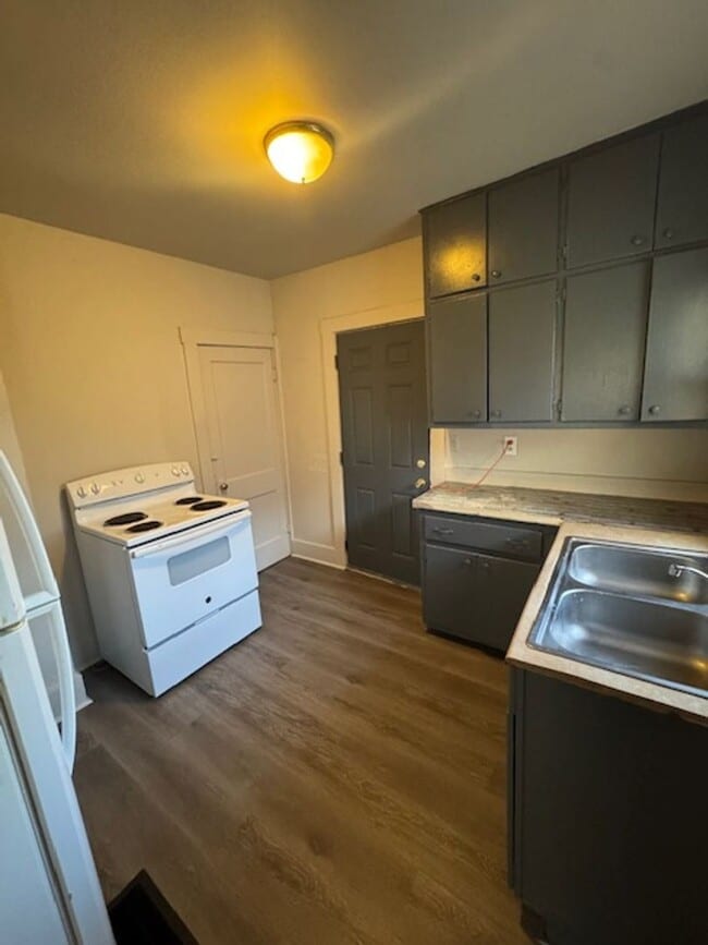 Photo - 1410 W 4th St