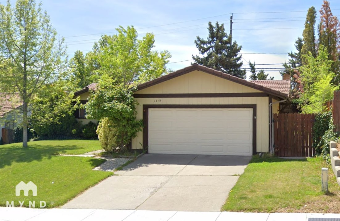 Photo - 1354 Frontier St