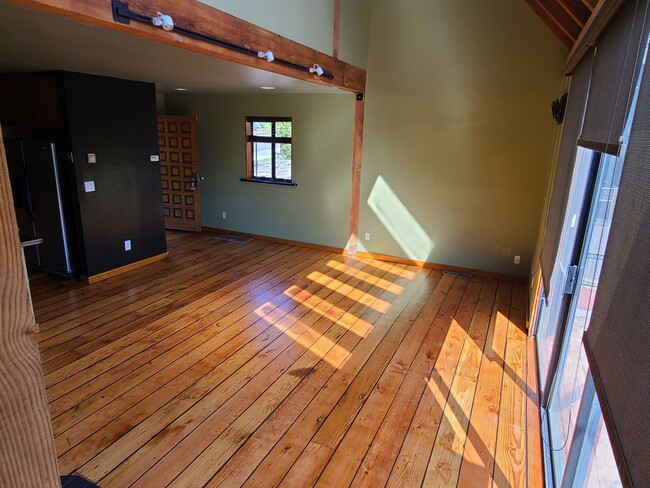 Photo - West Richmond/Castro Unit 456