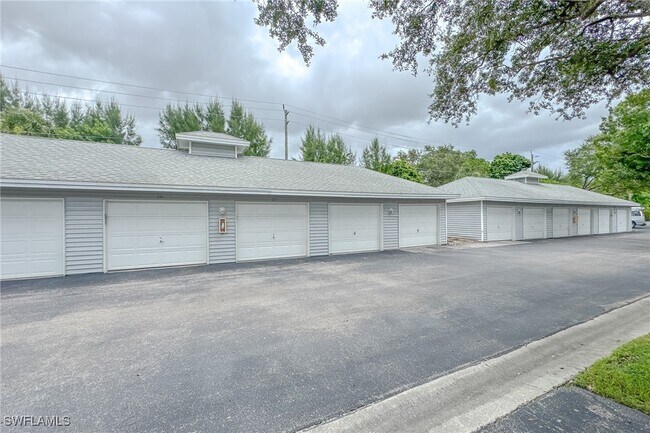 Photo - 1300 Misty Pines Cir Unidad D204