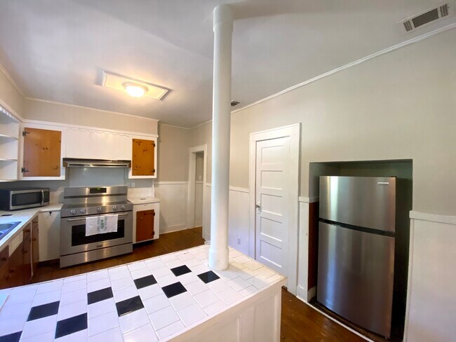 Photo - 409 Edgewater Rd