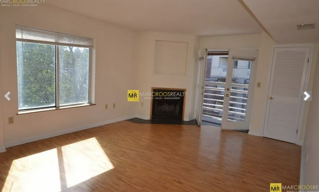 Photo - 332 Franklin St