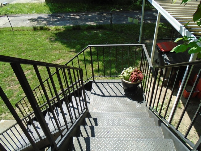 Private back steps - 100 N. 33rd St., Apt 3 Unit 3