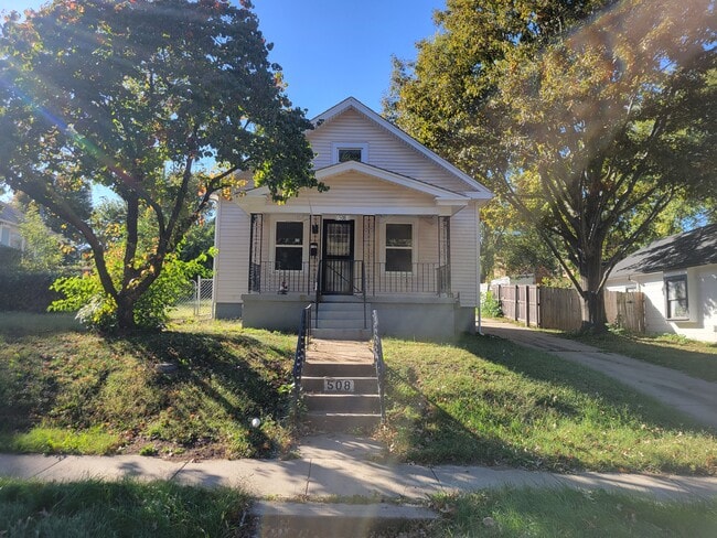 Building Photo - 508 S Huttig Ave