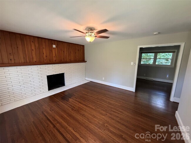 Photo - 4920 Raymond Pl
