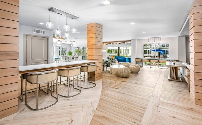 Photo - Magnolia Square