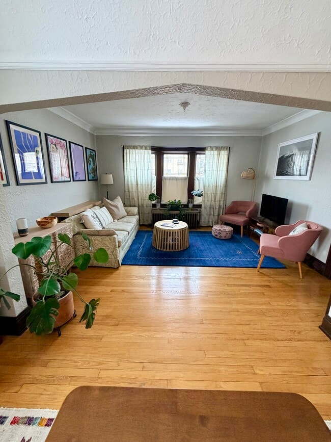 Building Photo - 1425 E Capitol Dr Unit #4