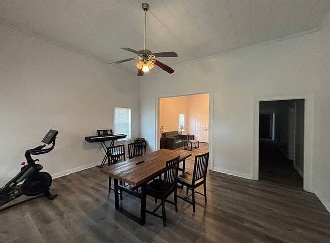 Photo - Large 4 Bedroom 4 bath house