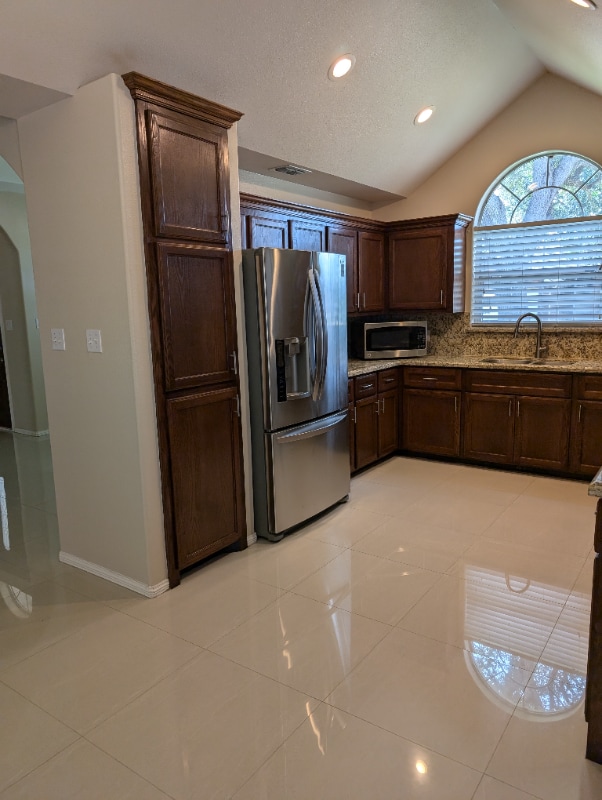 Photo - 2401 E 27th St