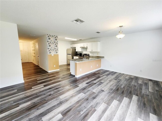 701 Cresting Oak Cir Unit 111