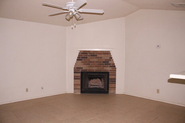 Photo - 9406 Kempler Dr Unidad B