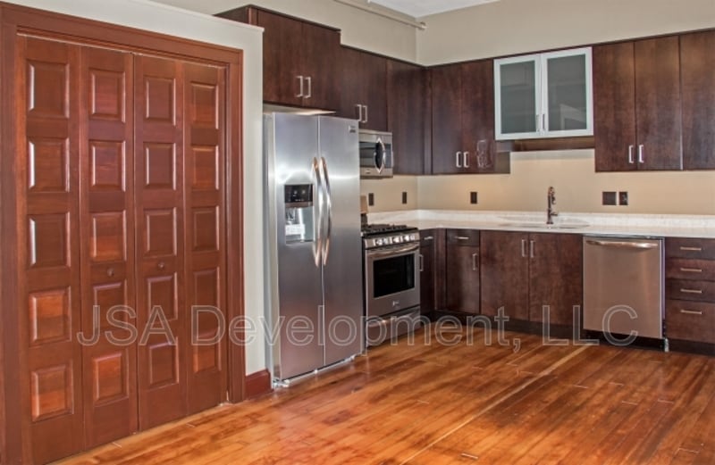 Photo - 611 Sycamore St