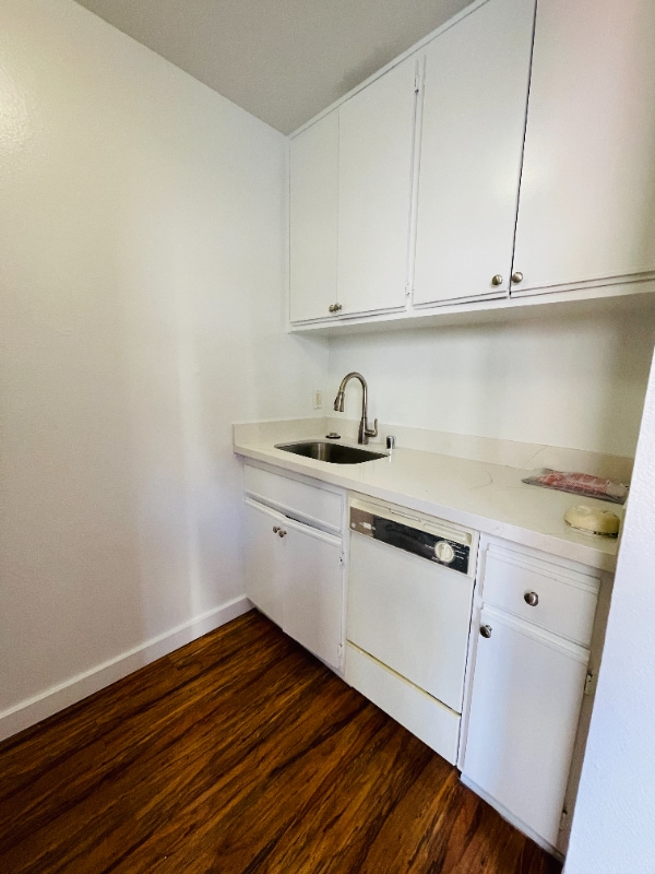 Photo - 7044 Hawthorn Ave Unit 111