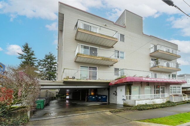 Photo - Commute-Friendly, Top-Floor, Totally Comfortable Unit 403