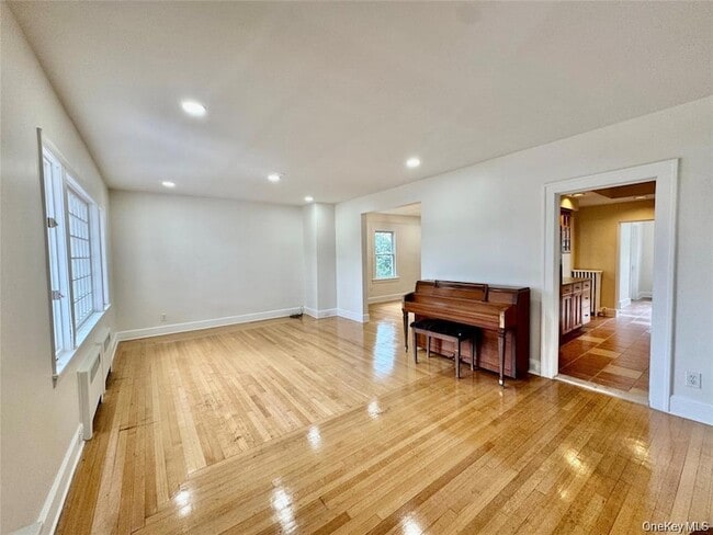 Photo - 73 Watkins Ave