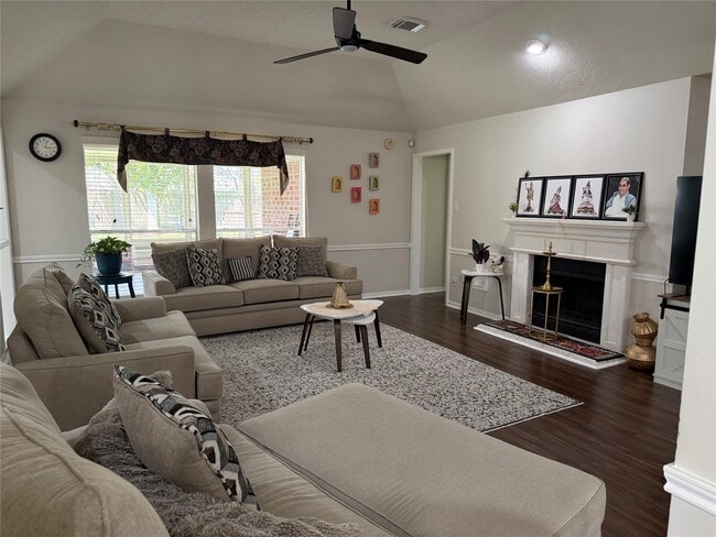 Photo - 11807 McKinney Falls Ct