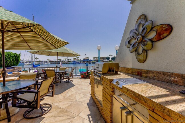 Photo - 33 Antigua Ct