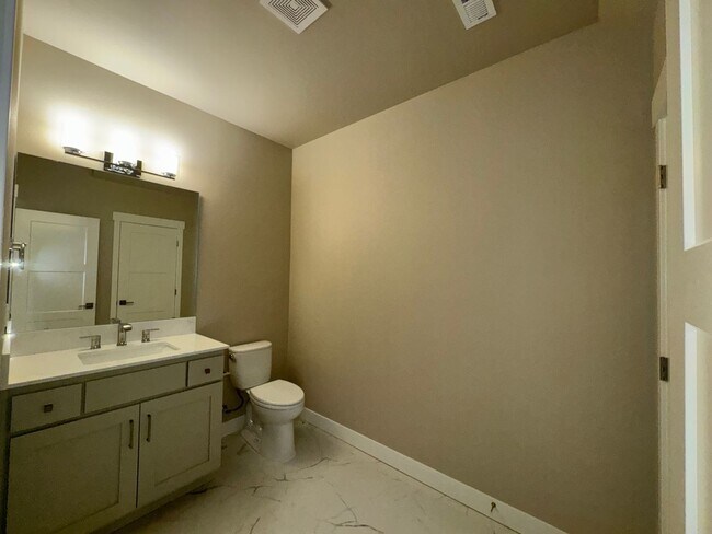 Photo - 1606 106th Pl SW Unidad 1606 B