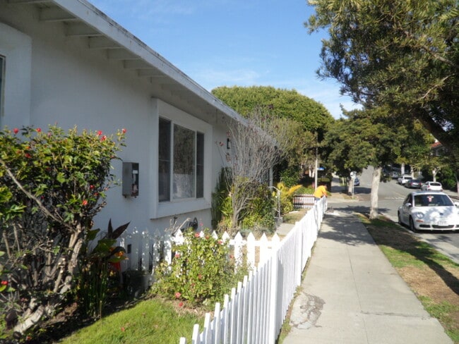 Building Photo - 419 Pacific St Unit 419 Rental
